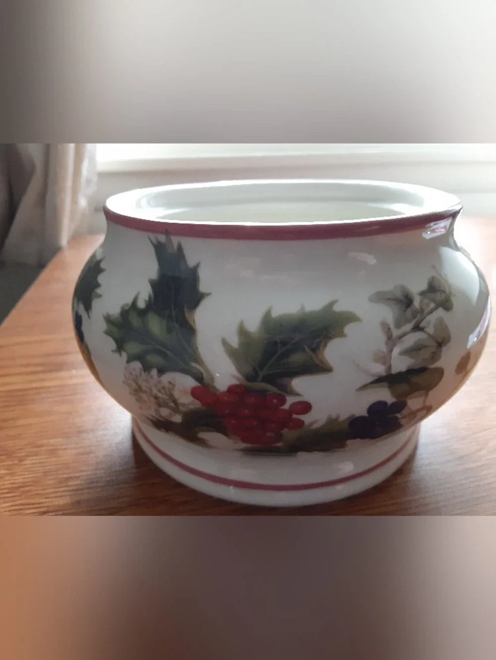 Cardinal Ceramic Dish